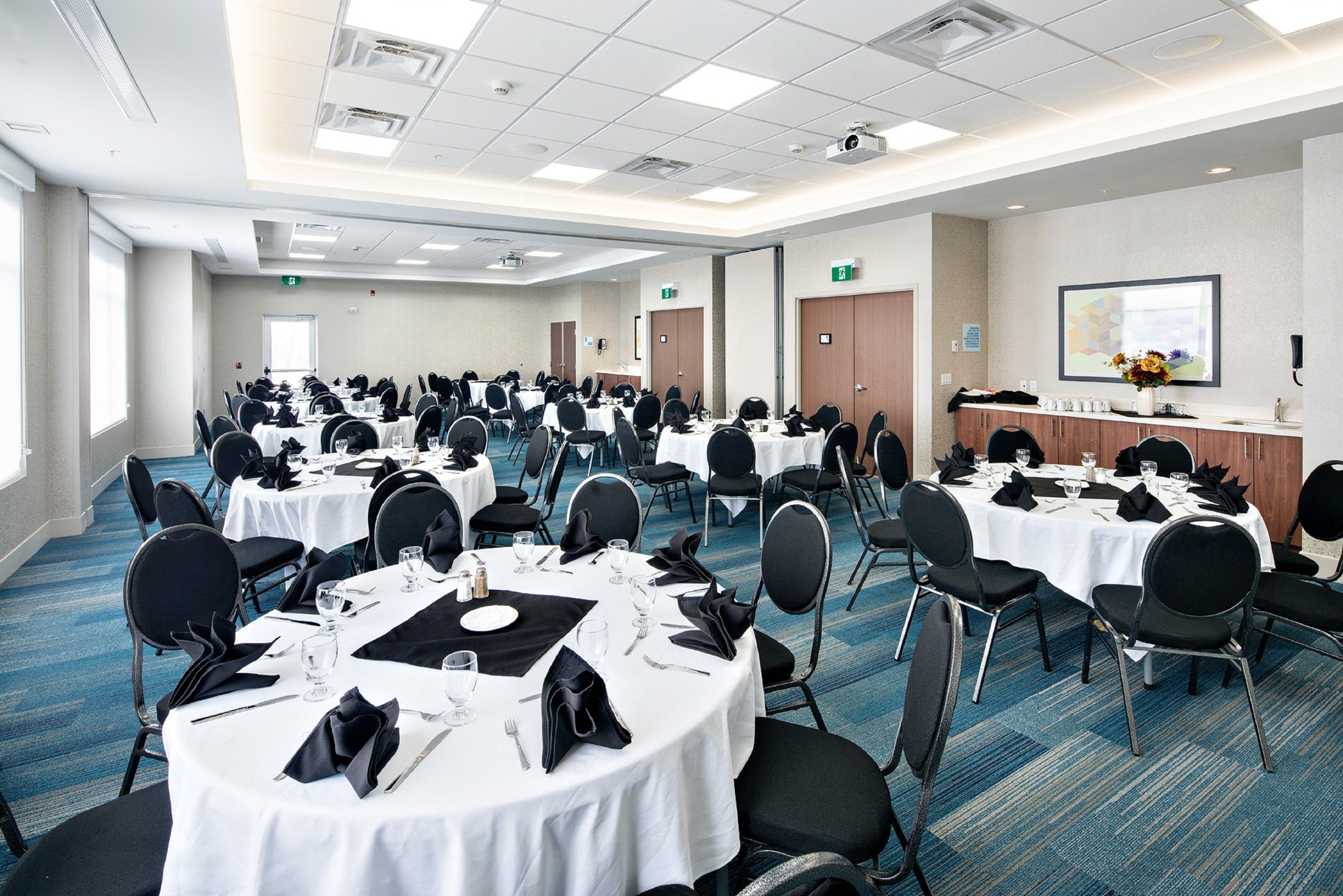 Holiday Inn Express - Red Deer North By Ihg Kültér fotó