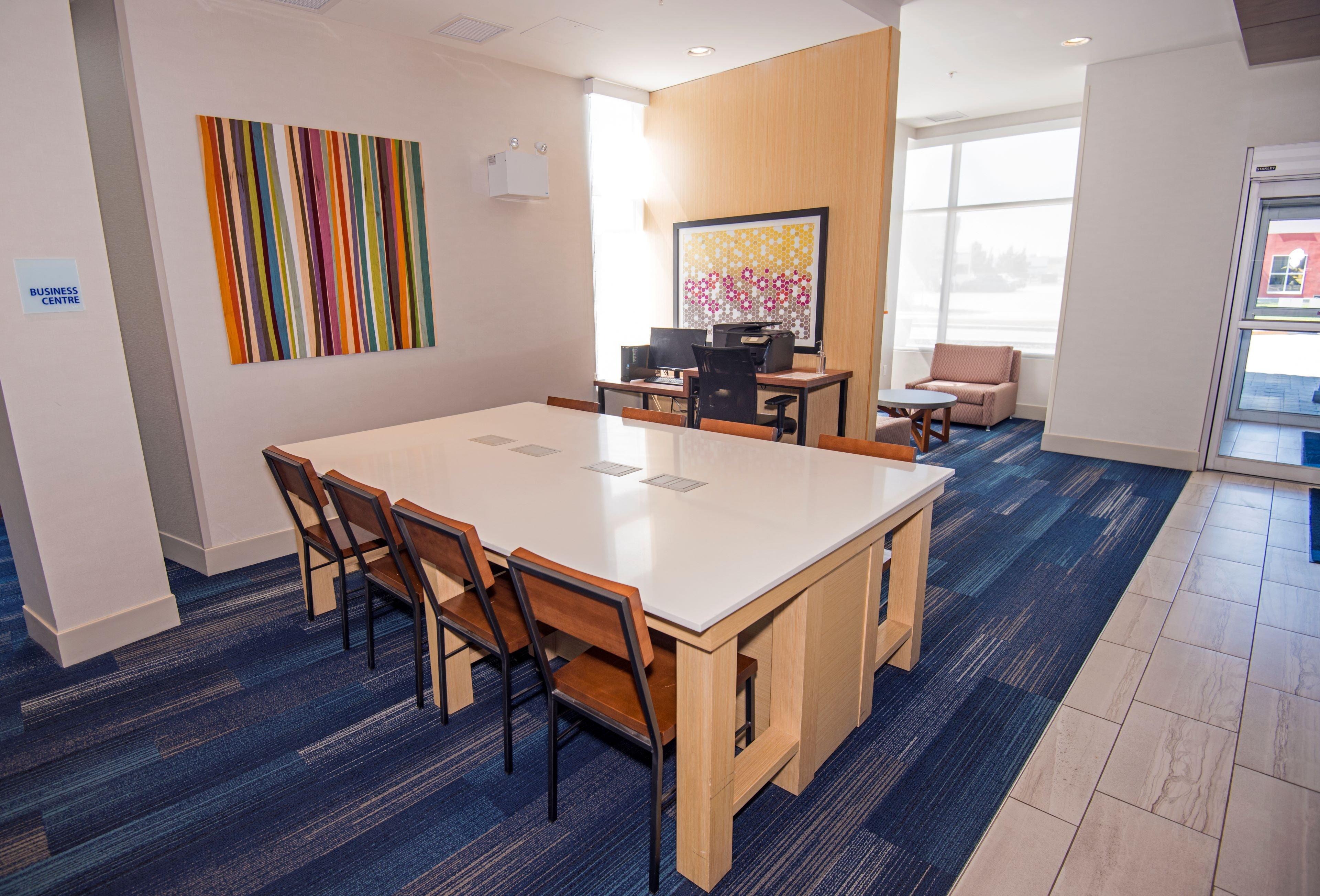 Holiday Inn Express - Red Deer North By Ihg Kültér fotó