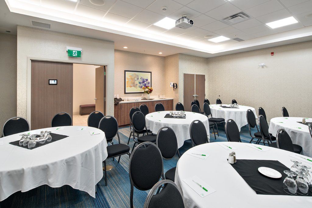 Holiday Inn Express - Red Deer North By Ihg Kültér fotó